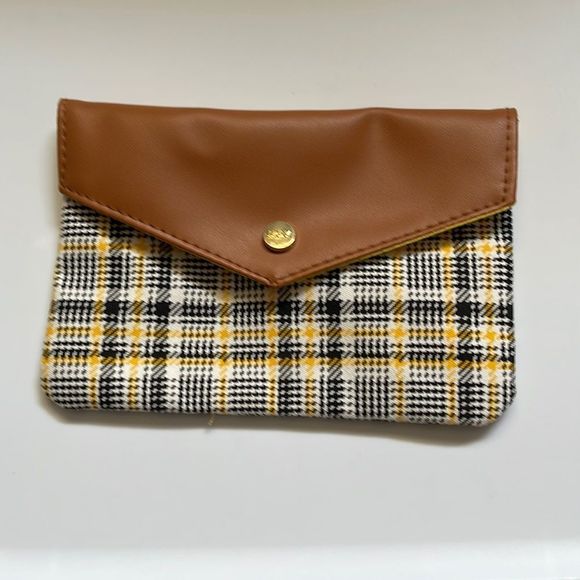 Ipsy Glam Bag - Picture 1 of 2
